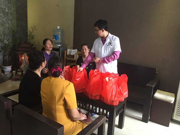 Bệnh nhân chỉ đóng tiền thuốc không phải trả tiền khám tại Đỗ Minh Đường