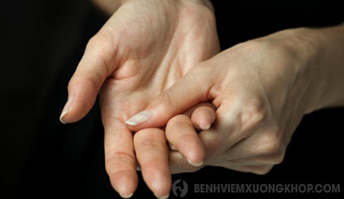 Bệnh đau khớp ngón tay có nguy hiểm không?