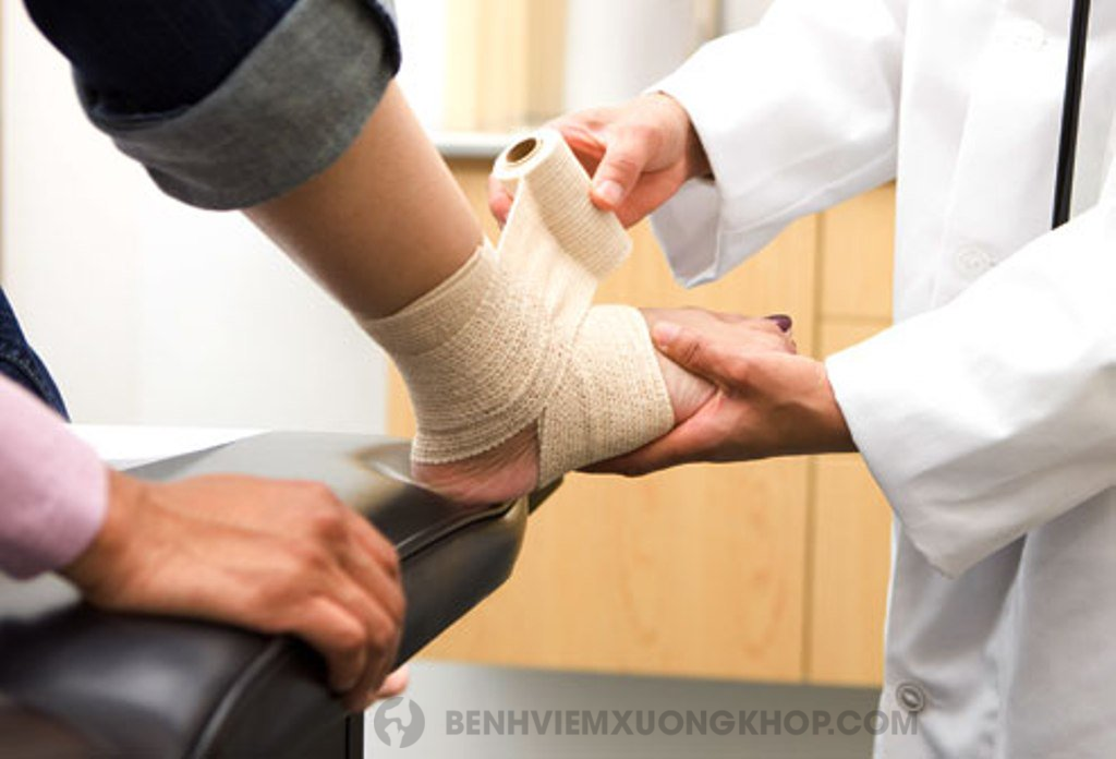 bệnh viêm khớp cổ chân có nguy hiểm không lời khuyên