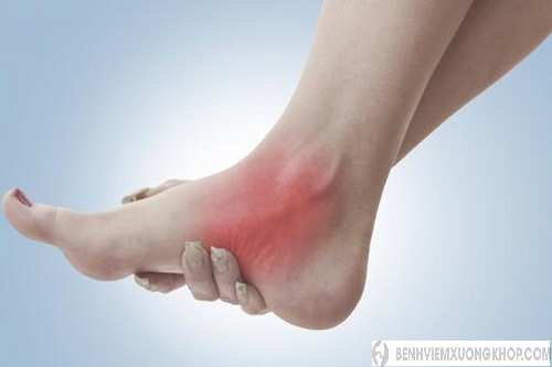 Đau nhức là triệu chứng thường gặp của đứt dây chằng cổ chân