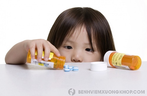 Cách điều trị viêm khớp háng cho trẻ em