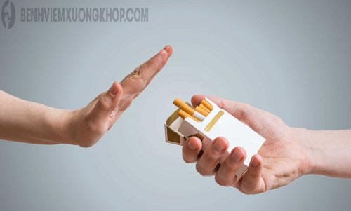 Loại bỏ thuốc lá phòng ngừa loãng xương hiệu quả