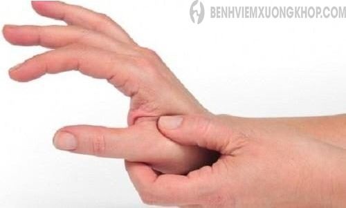 cách chữa đau khớp ngón tay nguyên nhân