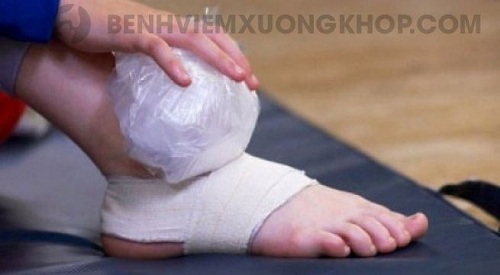 cách chữa viêm khớp cổ chân tại nhà