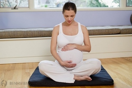 Thoát vị đĩa đệm có mang thai được không và cách tập luyện
