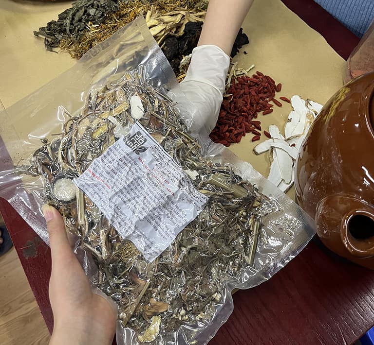 Thang thuốc xương khớp của lương y Đỗ Minh Tuấn